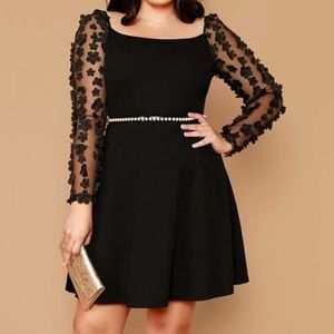 NIB / Plus 3D Appliqué Mesh Sleeve Dress W/O Belt